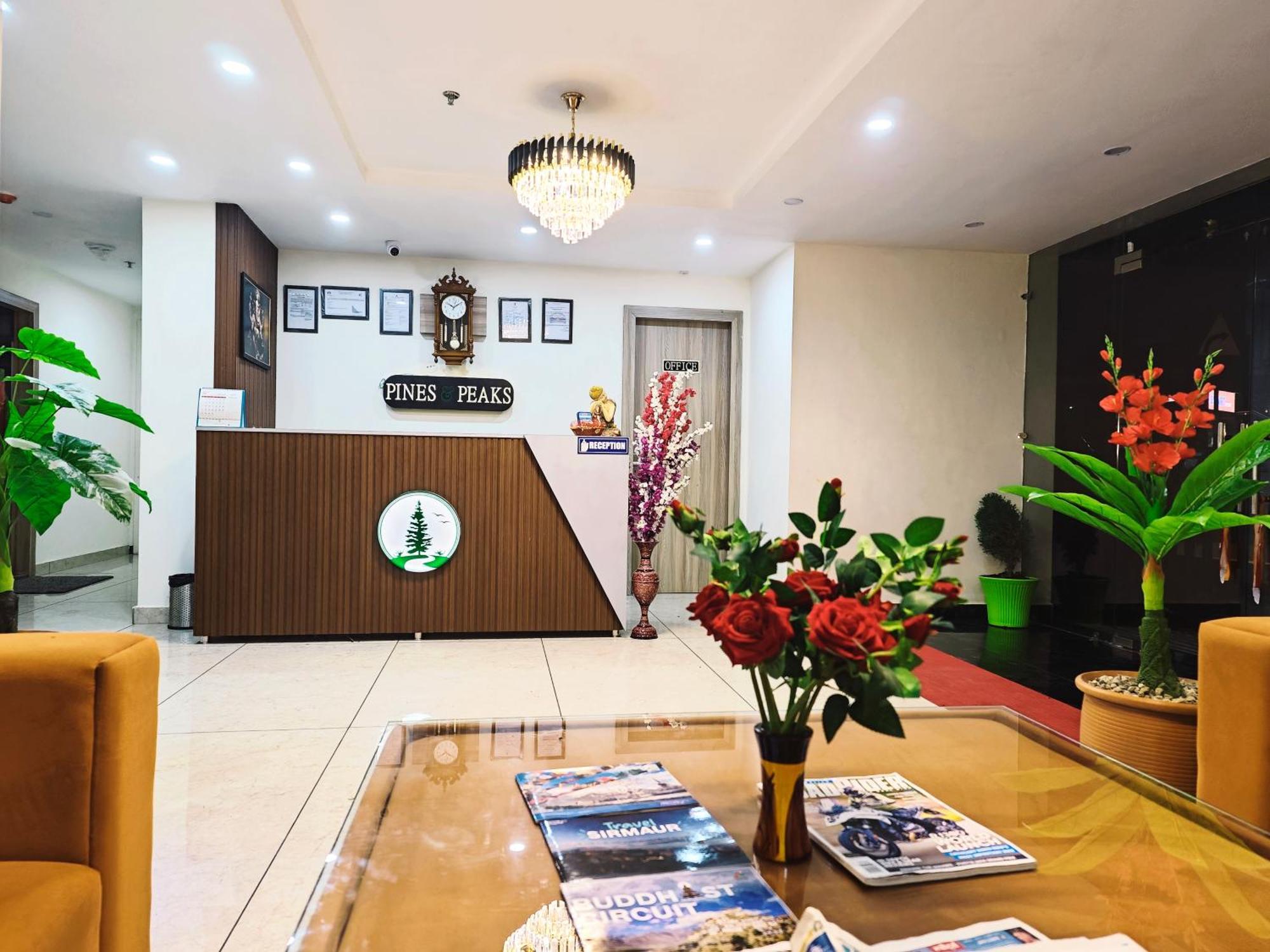 Hotel Pines And Peeks By Tws Hotels دالهوزي المظهر الخارجي الصورة